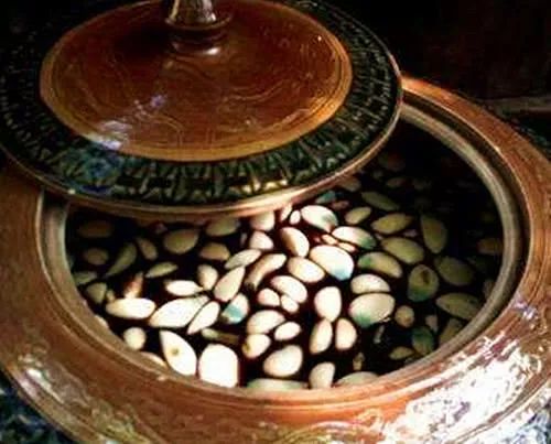 白酒泡大蒜有什么功效？哪幾種人不可以吃大蒜？