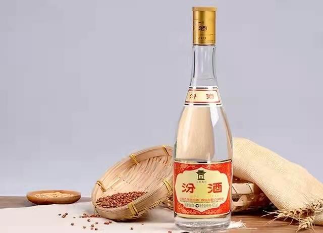 這4款名酒，都是傳承自評酒會上獲獎的酒，不到50元，還是純糧酒