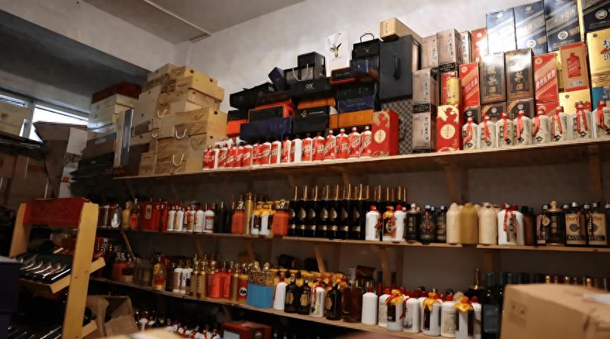 家中存酒怎么存？專家說：存酒別手欠，牢記這3點(diǎn)，白酒越存越香